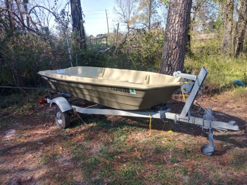 Sun Dolphin American 12 Jon Fishing Boat