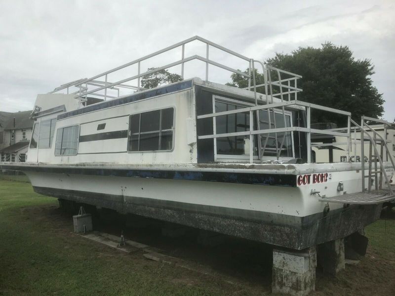 Gibson Fiberglass Houseboat