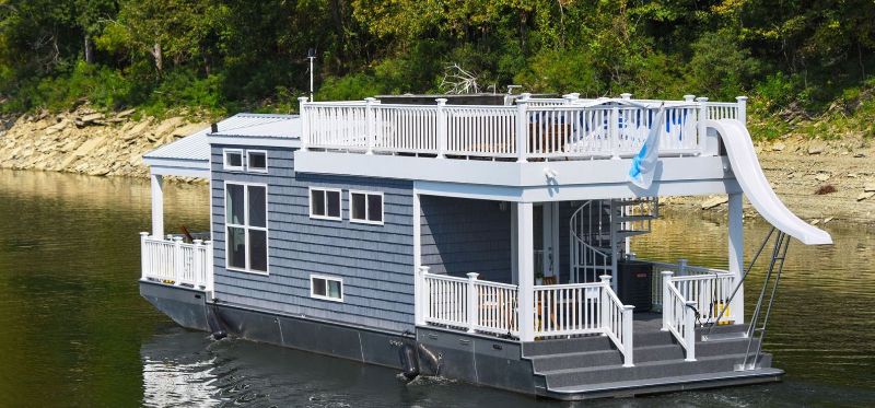 Blue Water Houseboat