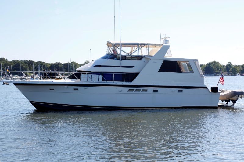 Hatteras 52 Cockpit Motor Yacht