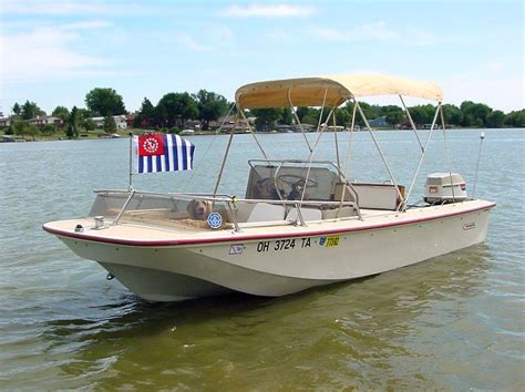 Boston Whaler 17 Newport