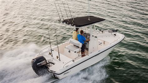 Boston Whaler 210 Dauntless