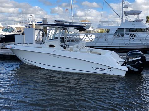 Boston Whaler 250 Outrage