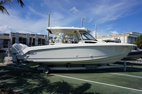 Boston Whaler 350 Realm