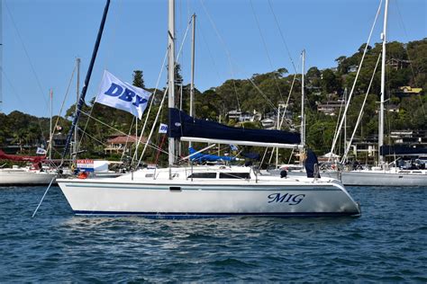 Catalina 320 Sailing Yacht