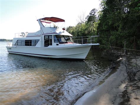 Coastal Cruiser Houseboat