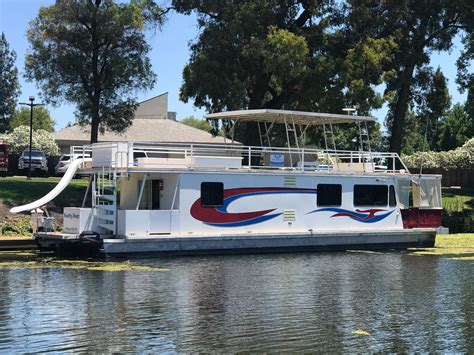 Destination Yachts Houseboat