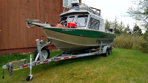 Hewescraft Alaskan 260