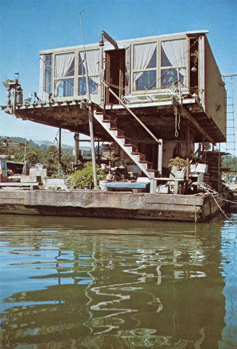 Lakeside Paradise Houseboat