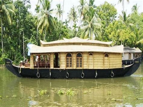 River Retreat Houseboat