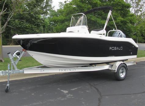 Robalo R180 Center Console