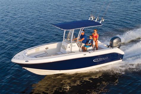 Robalo R200 Center Console