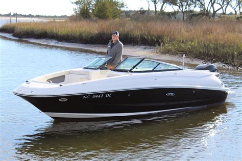 Sea Ray 240 Sundeck Outboard