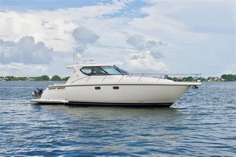 Tiara 4300 Sovran