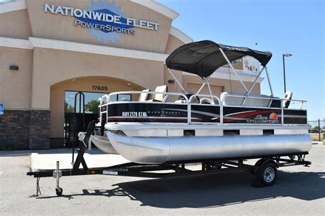 Tracker Bass Buggy Pontoon Boat