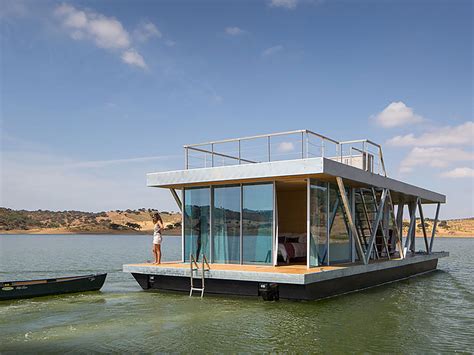 Tropical Oasis Houseboat