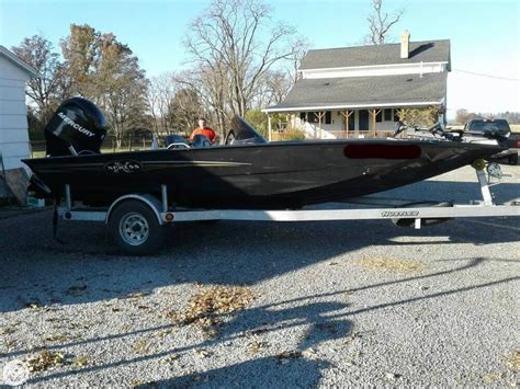 Xpress aluminum boat