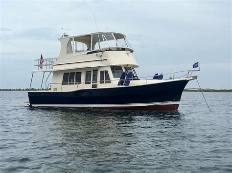 Mainship 40 Trawler