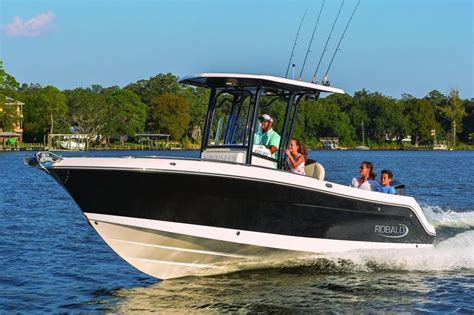 Robalo R242 Explorer